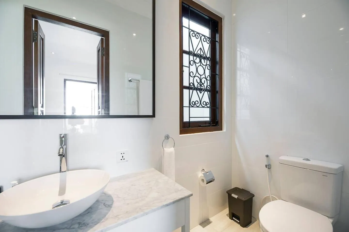 Gorgeous 2 Bed Pool Villa, Walk To Seminyak Beach ヴィラ スミニャック