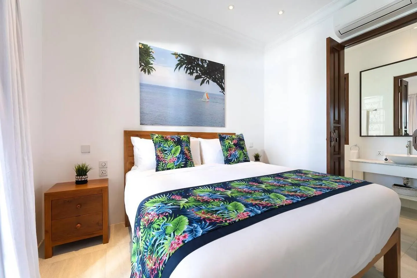Gorgeous 2 Bed Pool Villa, Walk To Seminyak Beach 0*, スミニャック インドネシア