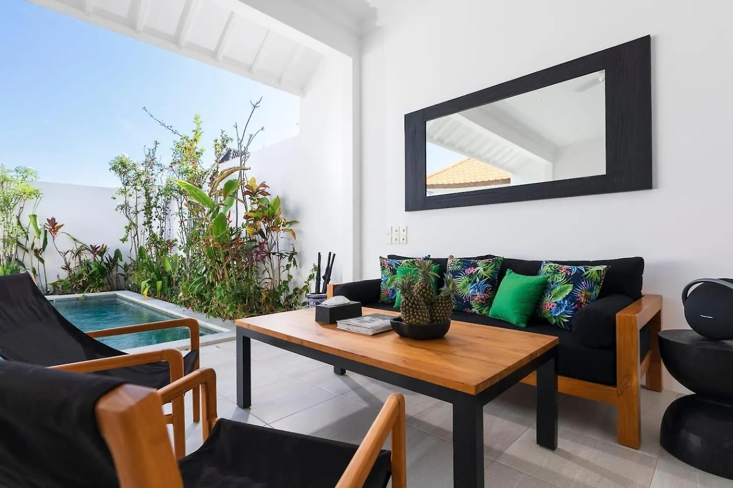 ヴィラ Gorgeous 2 Bed Pool Villa, Walk To Seminyak Beach インドネシア